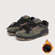 Retro green sneakers for women with wool lining and black cross shoulder straps, flat heel, ideal for casual wear.