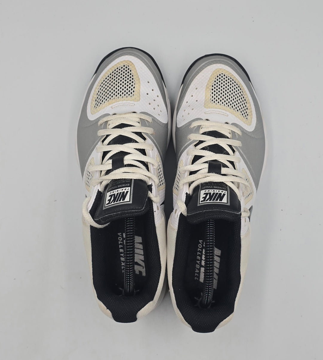 Nike Air Extreme Volley 442249-101 Womens 9 Athletic Shoes White Black Sneakers