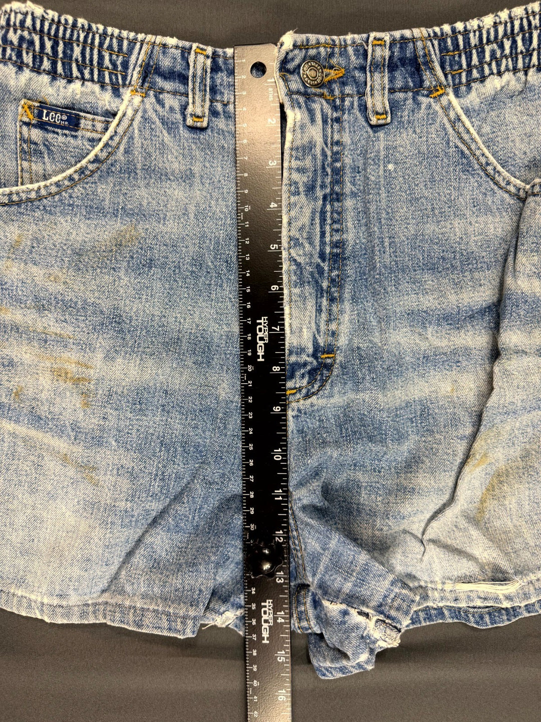 Vintage Lee Shorts Womens 12 Blue Denim 5-Pockets Whiskered Classic Americana