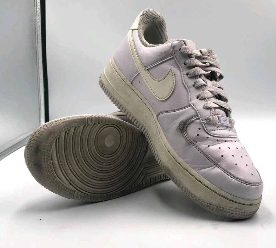 Nike Air Force 1 &
