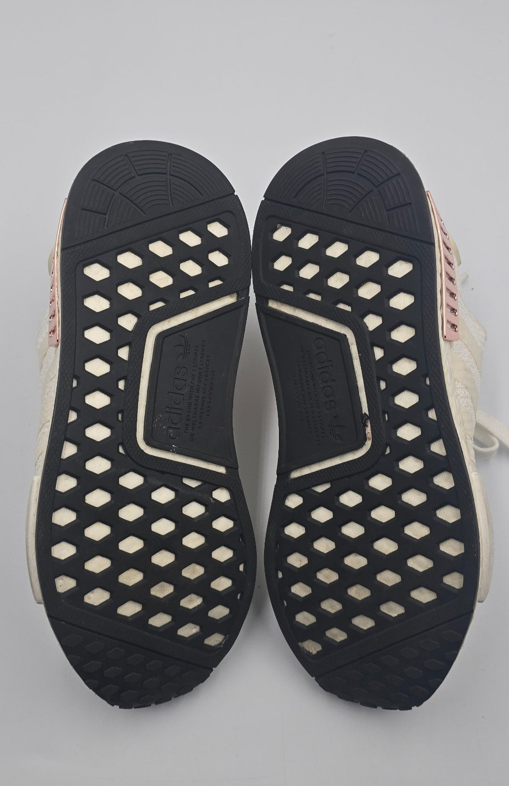 Adidas NMD_R1 EE5173 Womens 6.5 Running Shoes Cloud White Metallic Plugs Sneaker