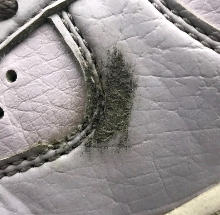 Nike Air Force 1 &