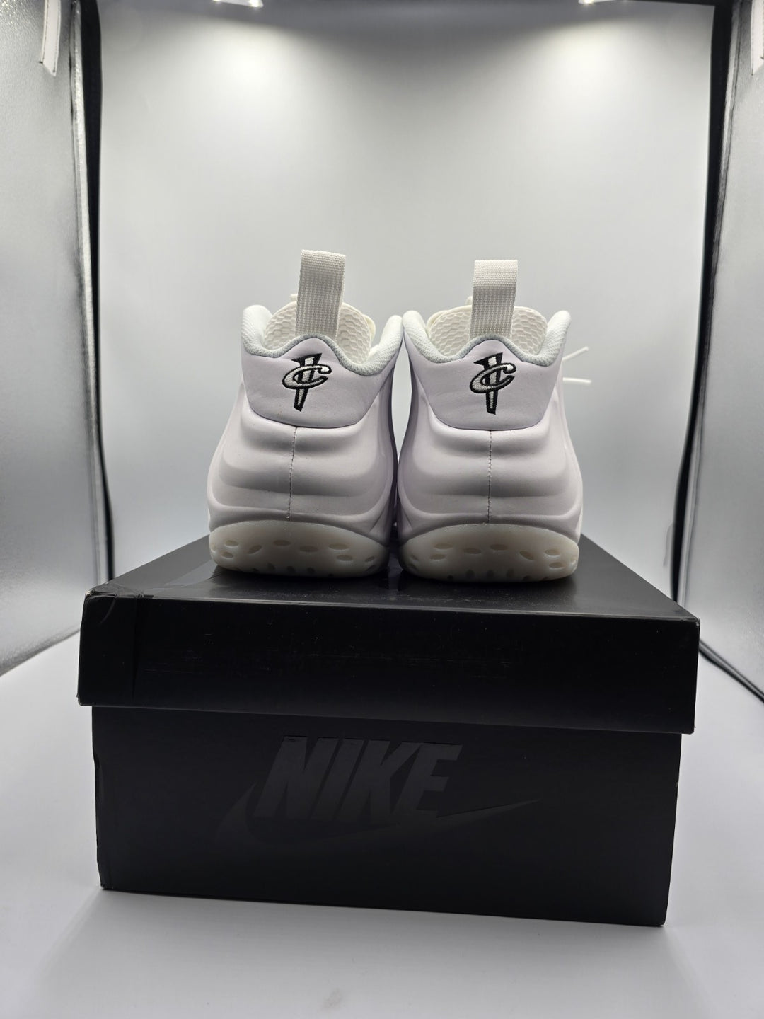 Nike Air Foamposite One Triple White Mens Size 12 HJ5195-100 Basketball Sneaker