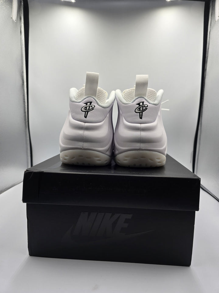 Nike Air Foamposite One Triple White Mens Size 12 HJ5195-100 Basketball Sneaker