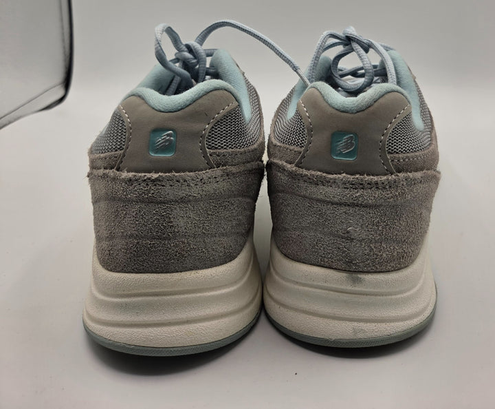 New Balance 877v1 WW877SB Womens 9 B Walking Shoes Silver Athletic Sneakers