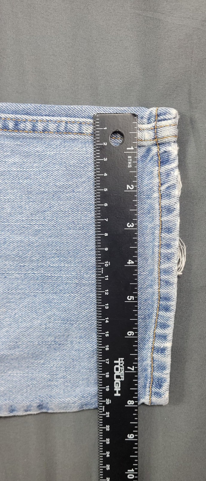 VTG Levis 550 Jeans Mens 33x34 Blue Light Washed Relaxed Fit Straight Leg USA...