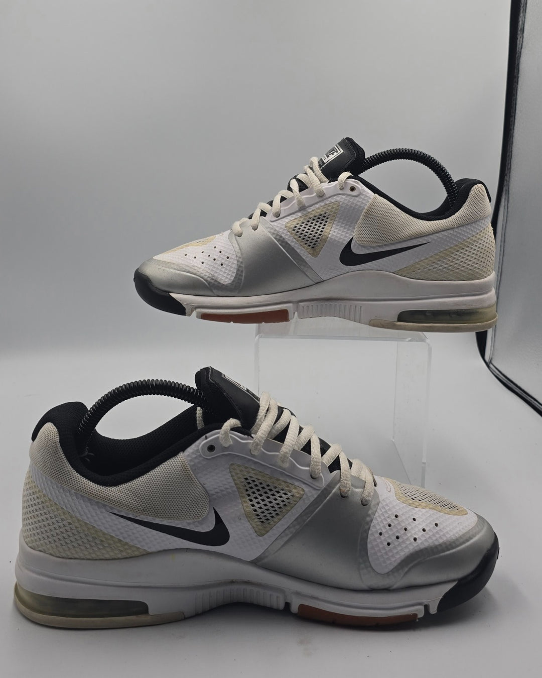 Nike Air Extreme Volley 442249-101 Womens 9 Athletic Shoes White Black Sneakers