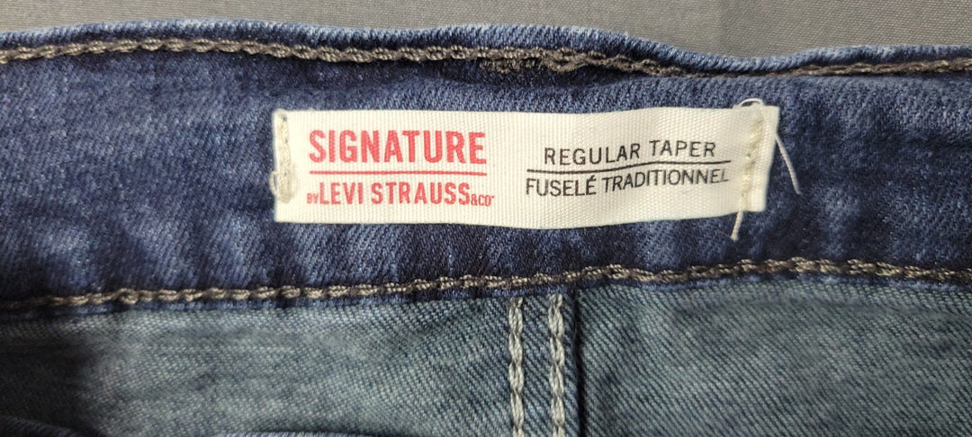 Signature by Levi Strauss &amp; Co. Jeans Mens 30x30 Dark Blue Denim Tapered Leg