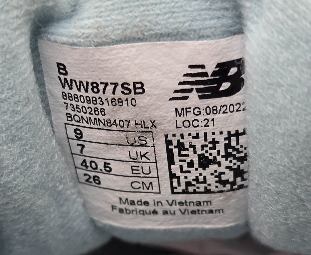 New Balance 877v1 WW877SB Womens 9 B Walking Shoes Silver Athletic Sneakers