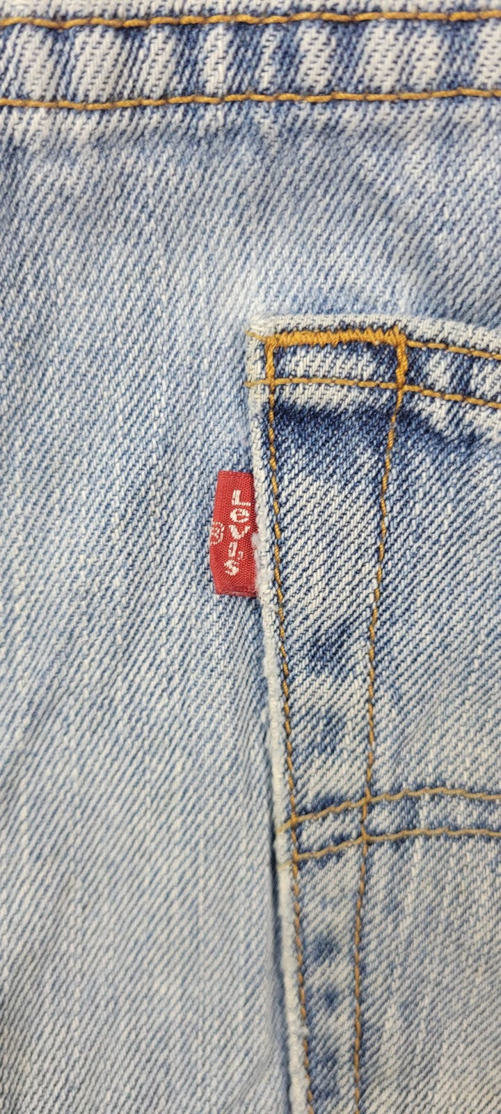 VTG Levis 550 Jeans Mens 33x34 Blue Light Washed Relaxed Fit Straight Leg USA...