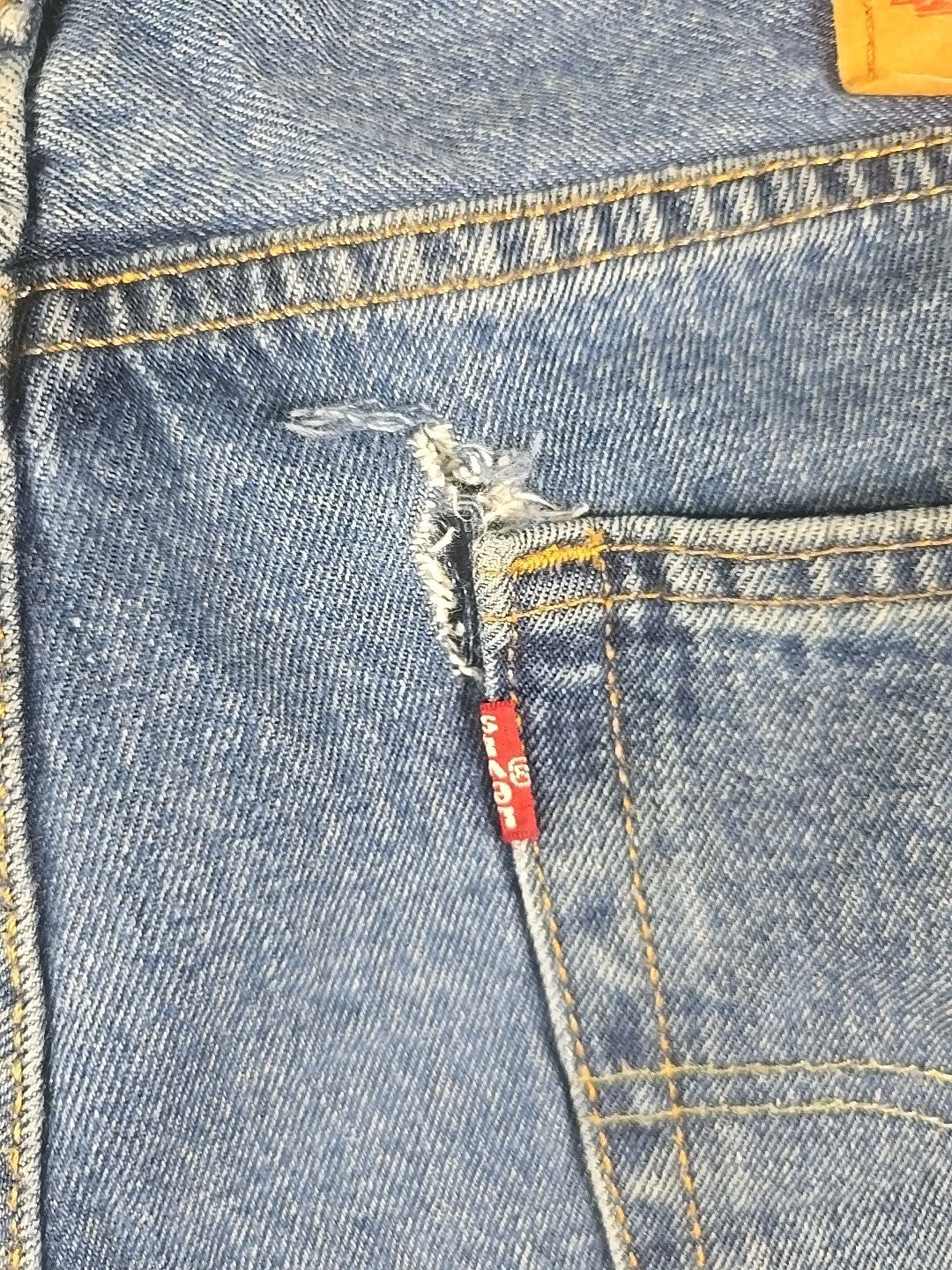 Levis 550 Jeans Mens 34x36 Blue Medium Wash Relaxed Fit Straight Leg Modern
