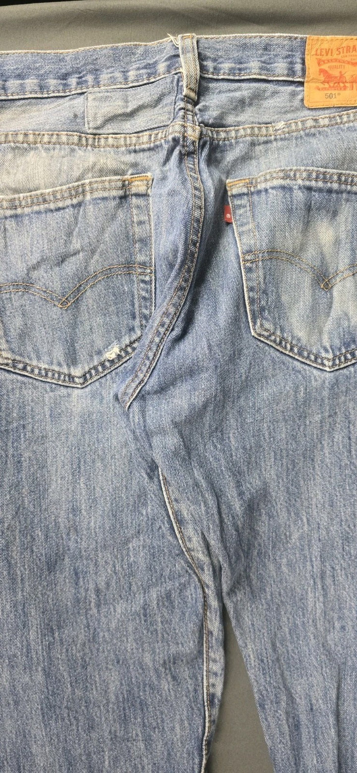 Levis 501 Jeans Mens 36X29 Blue Medium Wash Straight Leg Fit Button Fly Modern