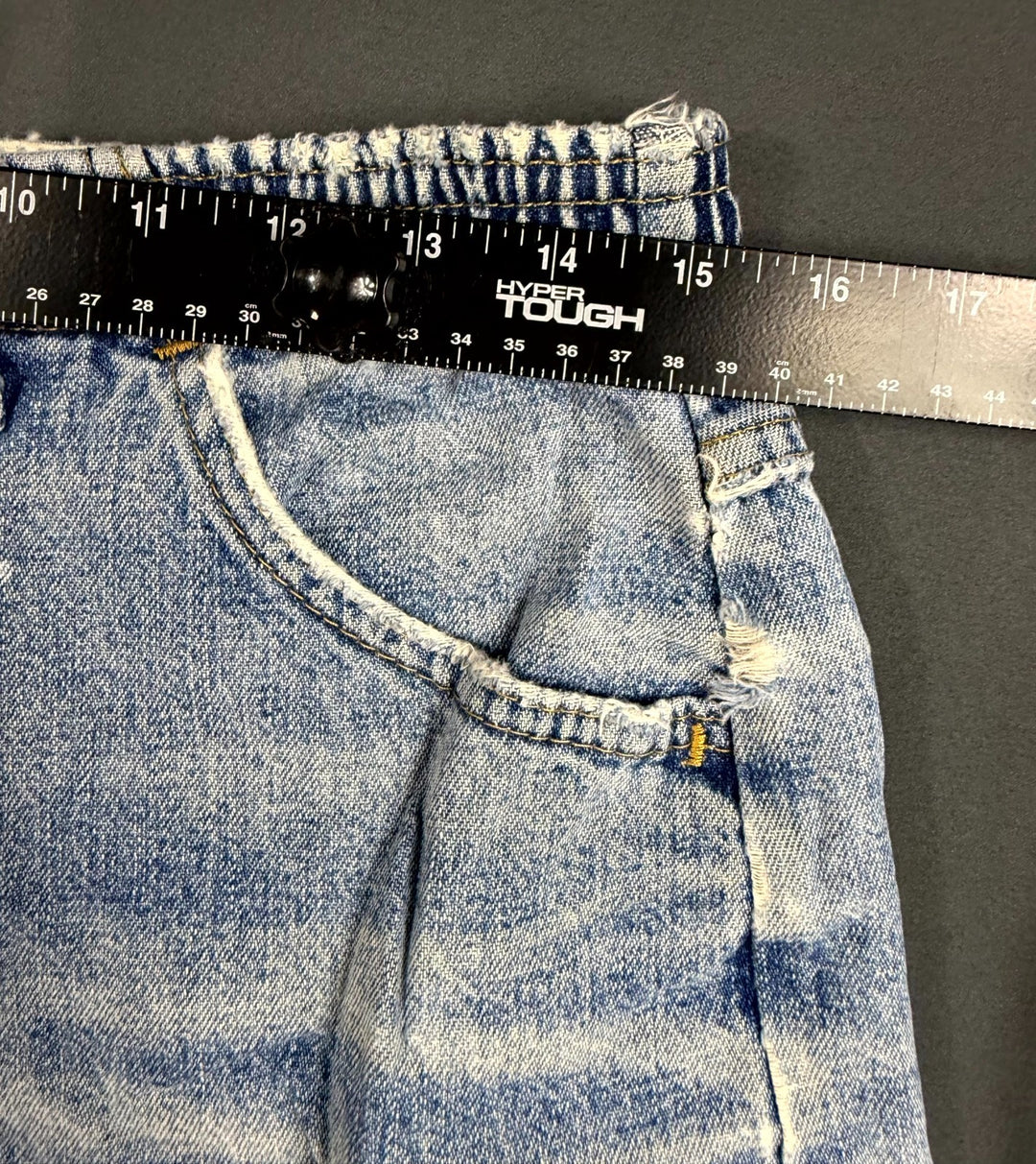 Vintage Lee Shorts Womens 12 Blue Denim 5-Pockets Whiskered Classic Americana