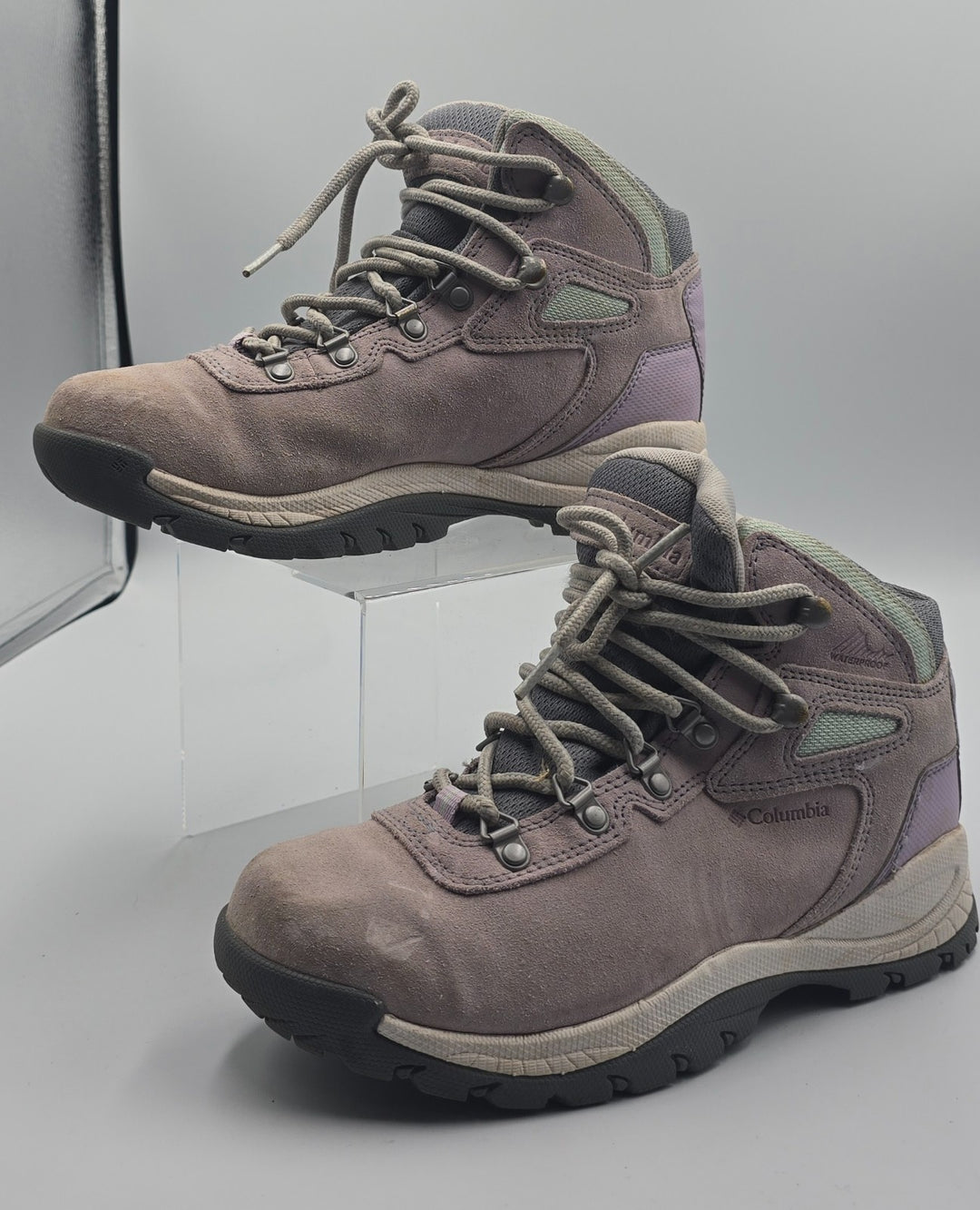 Columbia Newton Ridge Plus Womens 7.5 Hiking Boots Amped Suede Waterproof Ankle