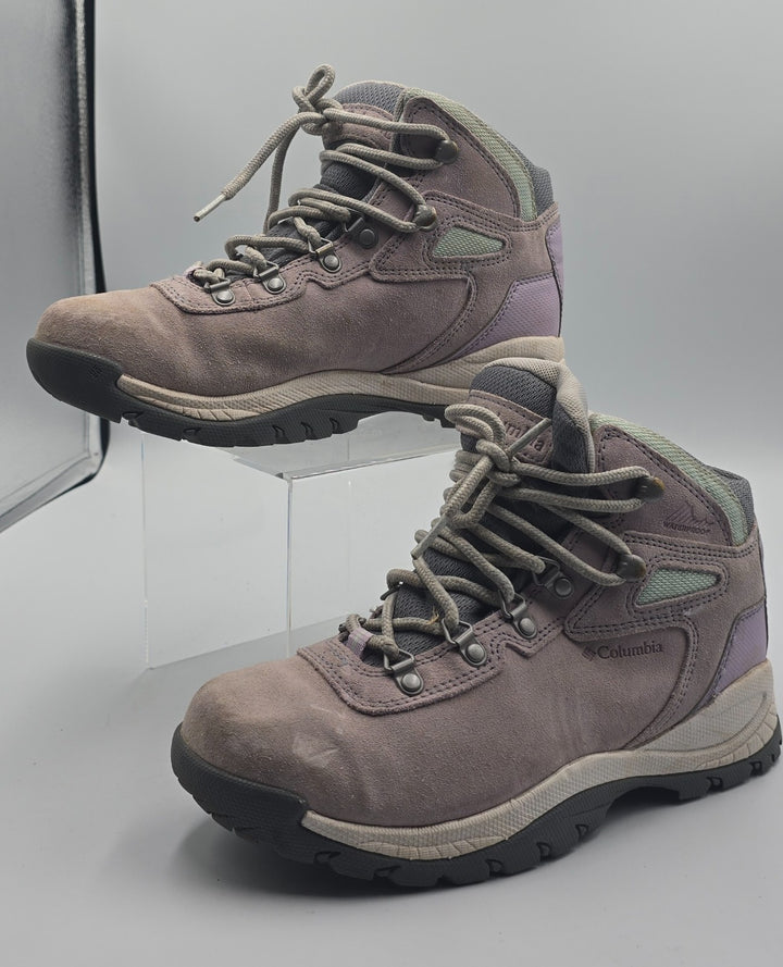 Columbia Newton Ridge Plus Womens 7.5 Hiking Boots Amped Suede Waterproof Ankle