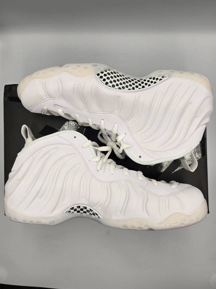 Nike Air Foamposite One Triple White Mens Size 12 HJ5195-100 Basketball Sneaker