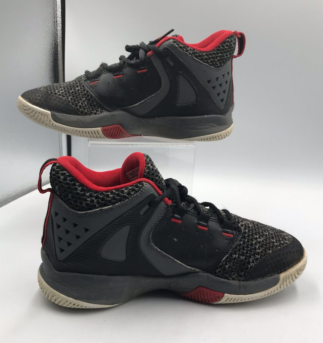 AND1 Takeoff 3.0 GS AD90104BBVR Boy 5 Basketball Shoes Black Castle Rock Sneaker