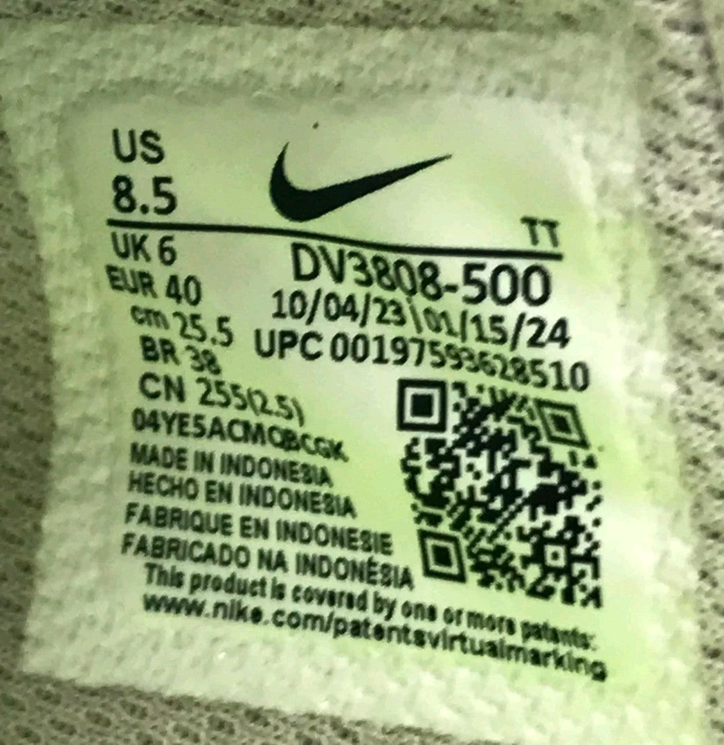 Nike Air Force 1 &
