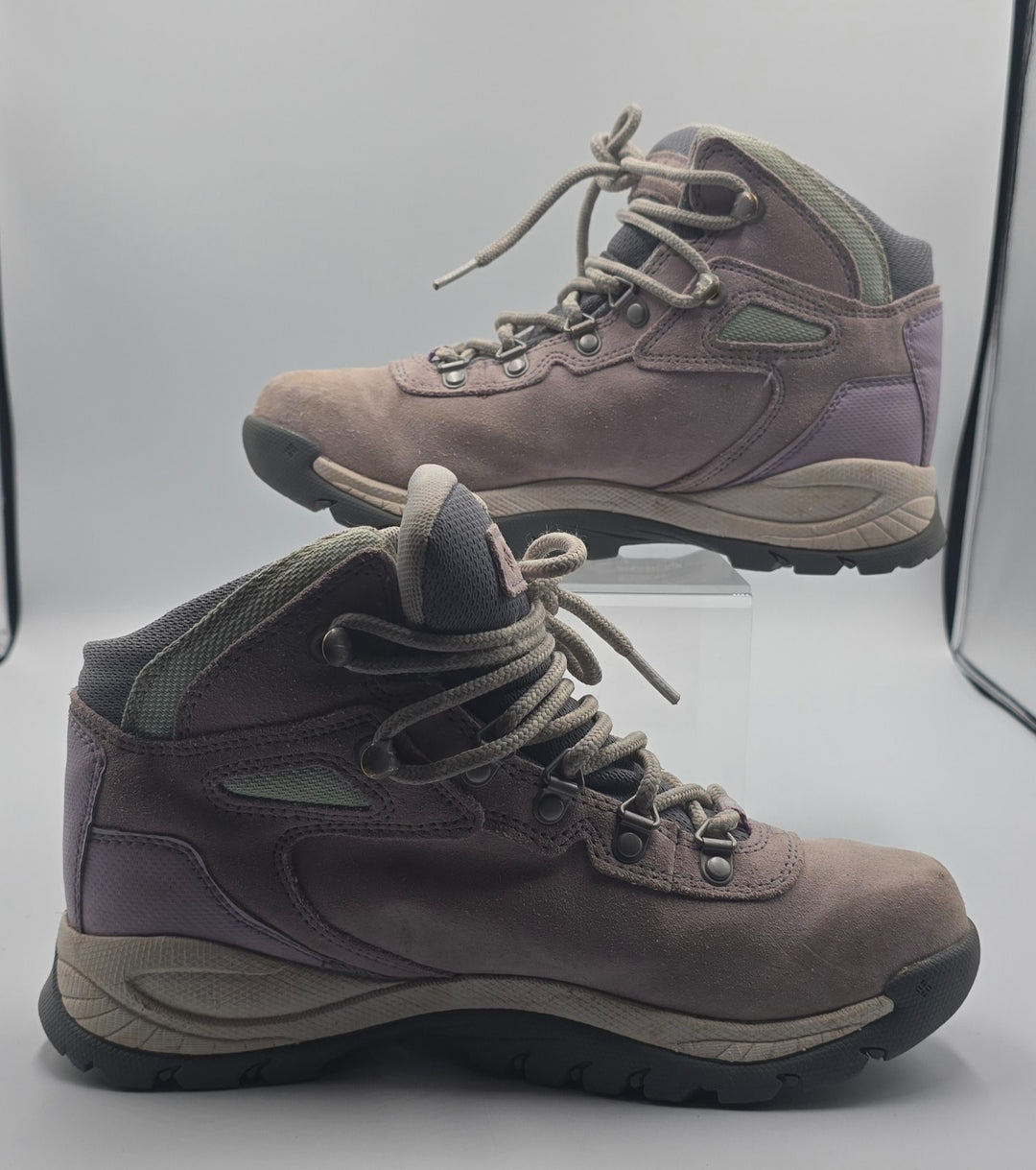 Columbia Newton Ridge Plus Womens 7.5 Hiking Boots Amped Suede Waterproof Ankle