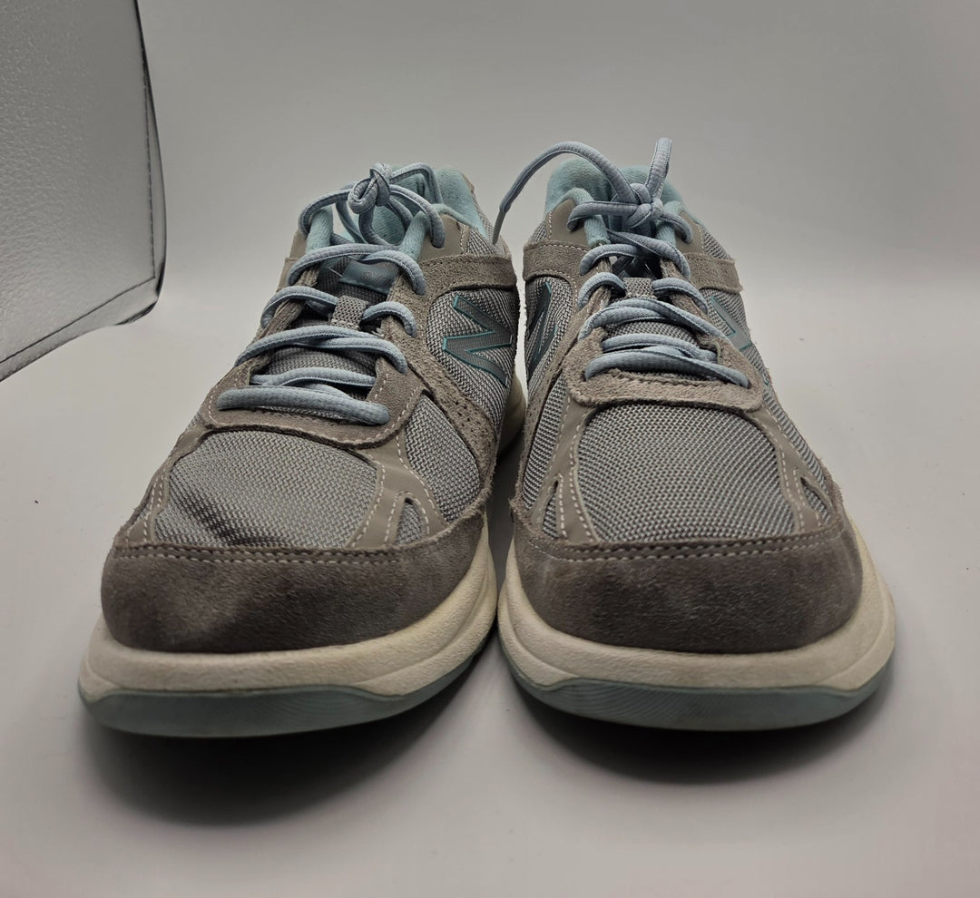 New Balance 877v1 WW877SB Womens 9 B Walking Shoes Silver Athletic Sneakers