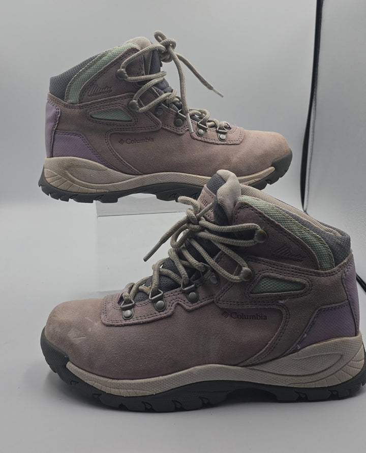 Columbia Newton Ridge Plus Womens 7.5 Hiking Boots Amped Suede Waterproof Ankle