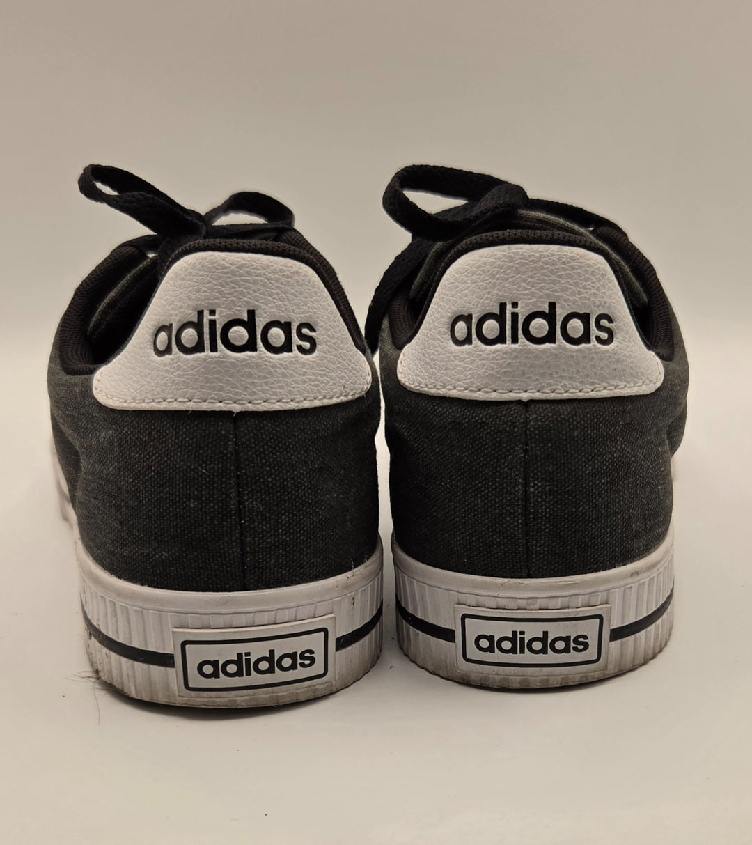 Adidas Daily 3.0 FW7033 Mens 8.5 Skateboard Shoes Black White Canvas Low Top 