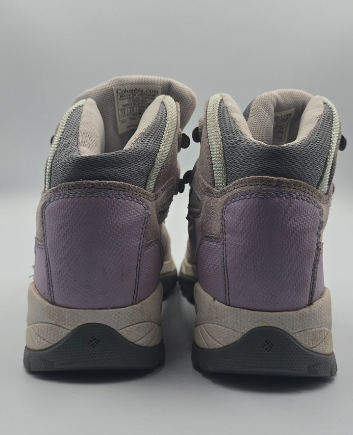 Columbia Newton Ridge Plus Womens 7.5 Hiking Boots Amped Suede Waterproof Ankle