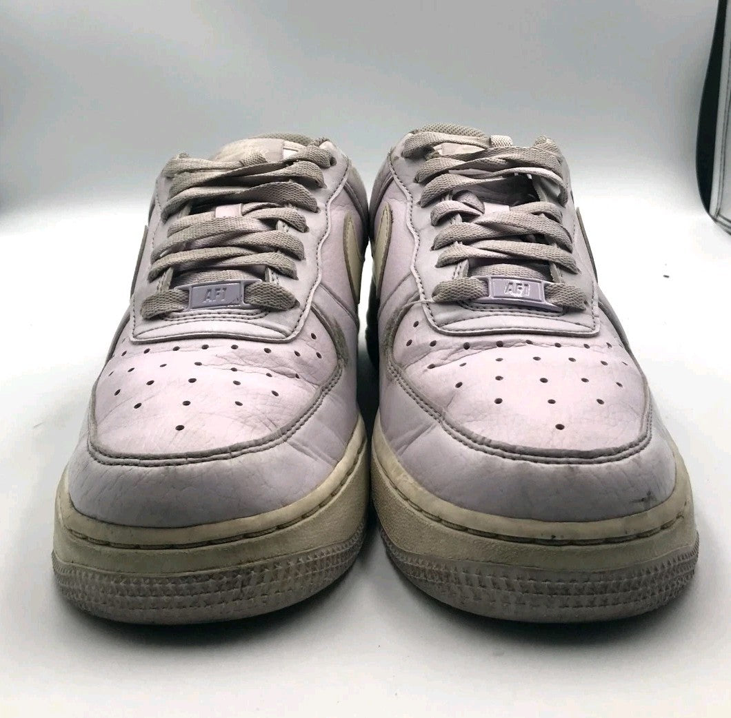 Nike Air Force 1 &