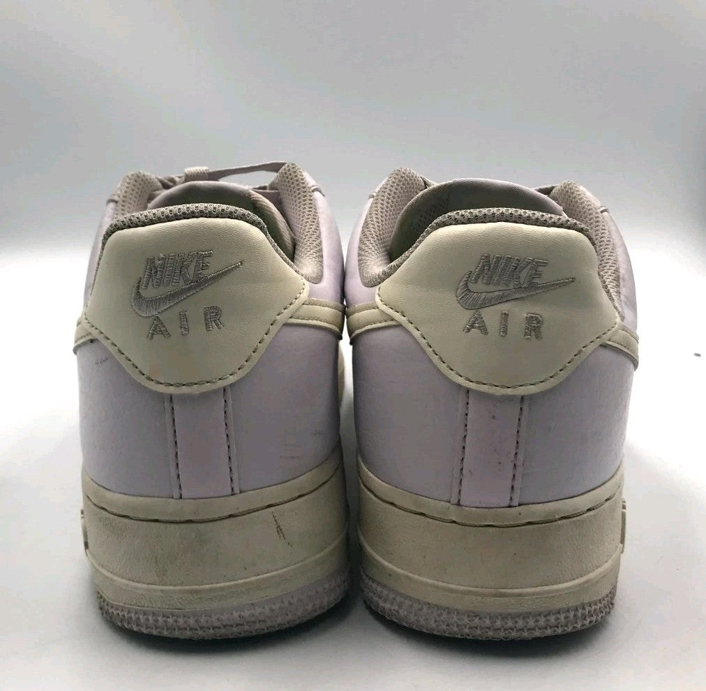 Nike Air Force 1 &