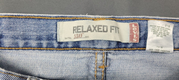 VTG Levis 550 Jeans Mens 33x34 Blue Light Washed Relaxed Fit Straight Leg USA...