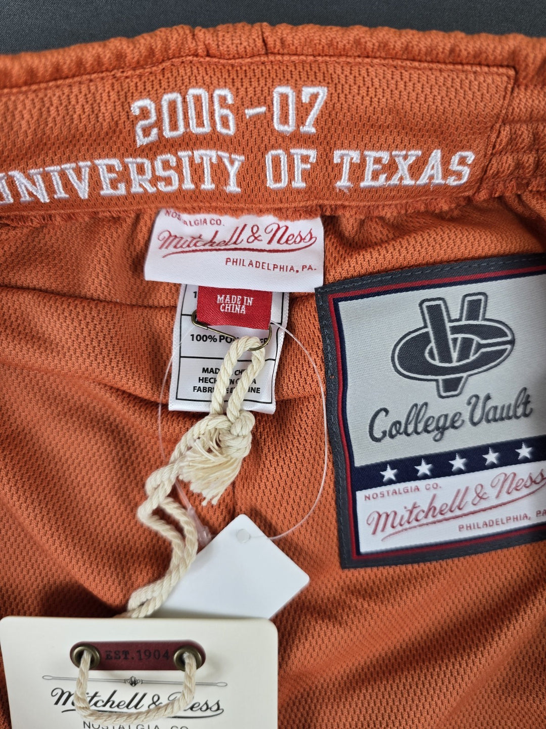 Mitchell &amp; Ness Texas Longhorns Basketball Shorts Men&