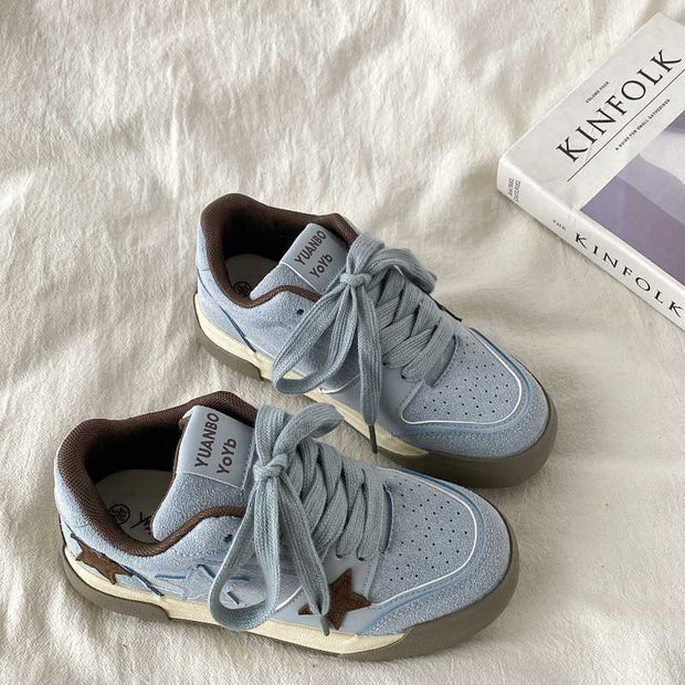 Retro platform star pattern casual sneakers with cow suede upper and thick rubber sole.